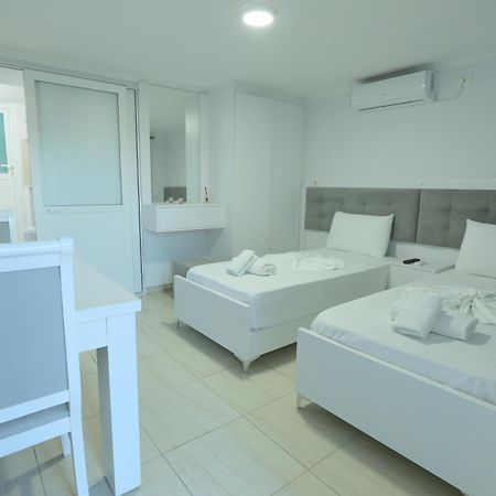 Villa Kevin'S Sarandë Exterior foto